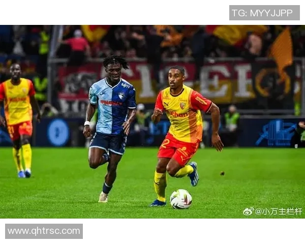 足球明星因比赛失利被妻子当众训斥引发热议网友纷纷围观评论 足球明星因比赛失利被妻子当众训斥引发热议网友纷纷围观评论